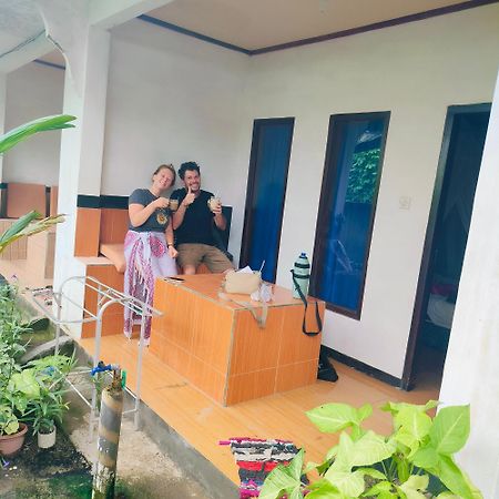 Aladdin Homestay 길리 아이르 외부 사진